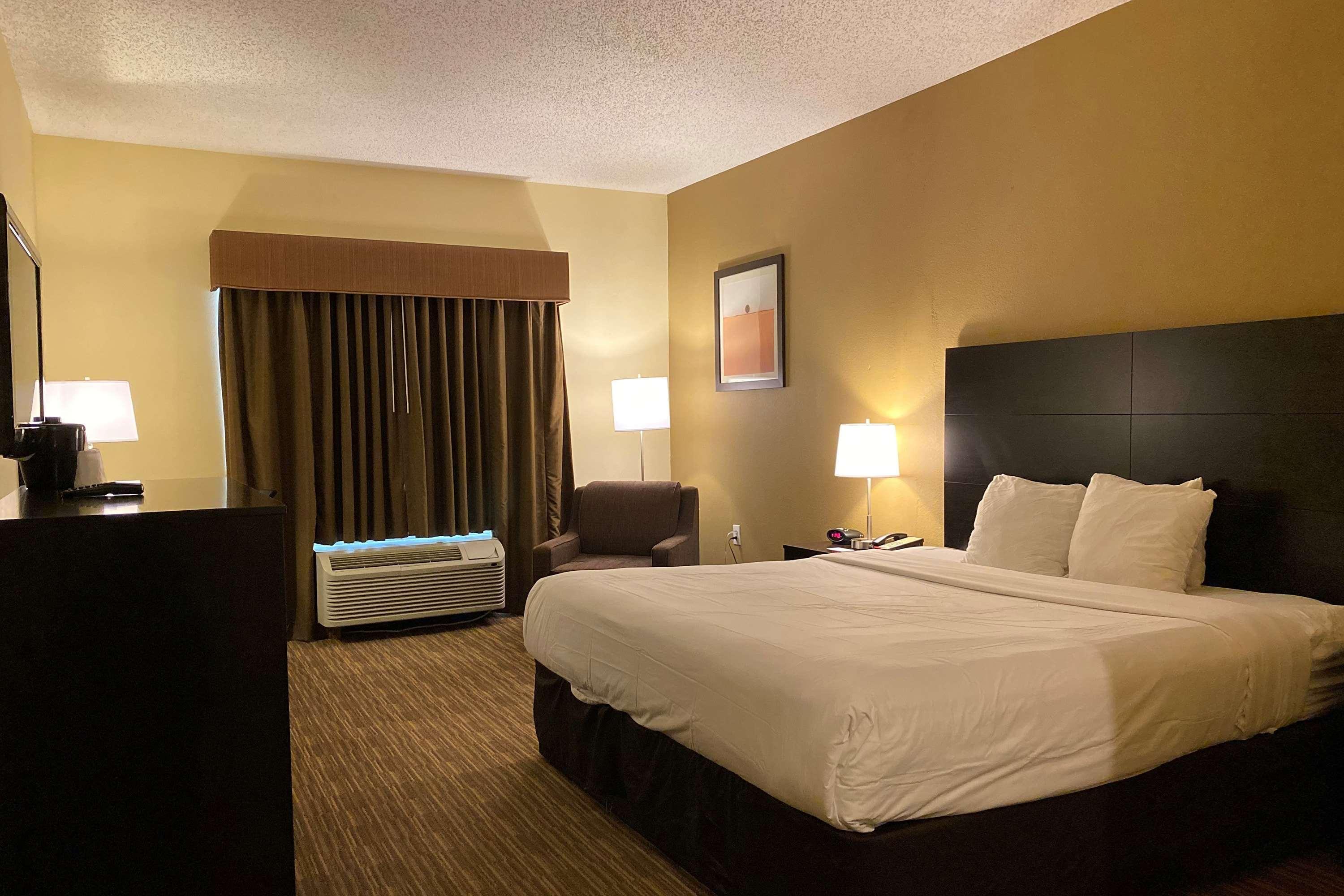 Baymont By Wyndham Houston North Hotel Buitenkant foto